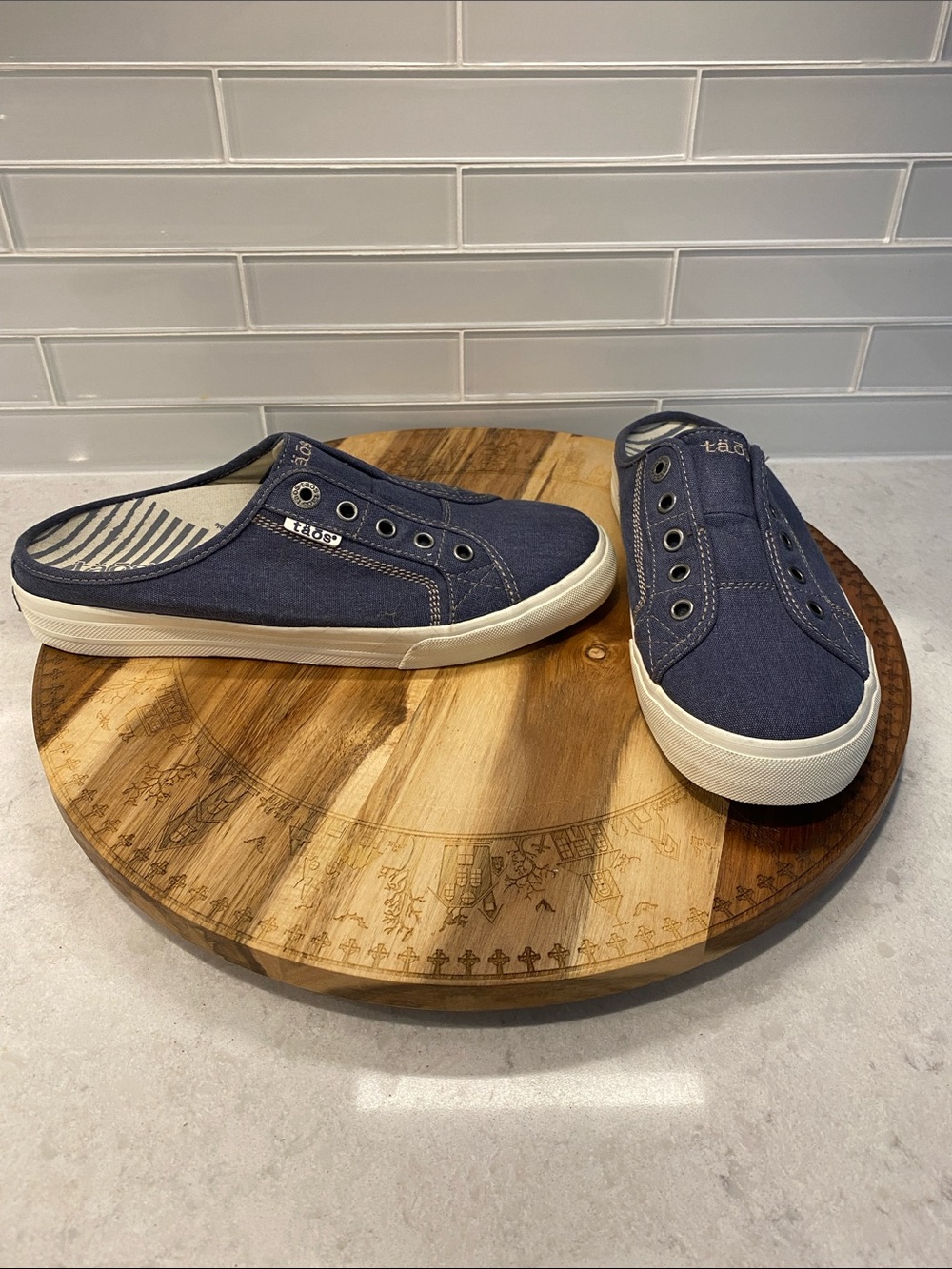 Taos - Slip-On Mule in Navy Canvas with White Sole